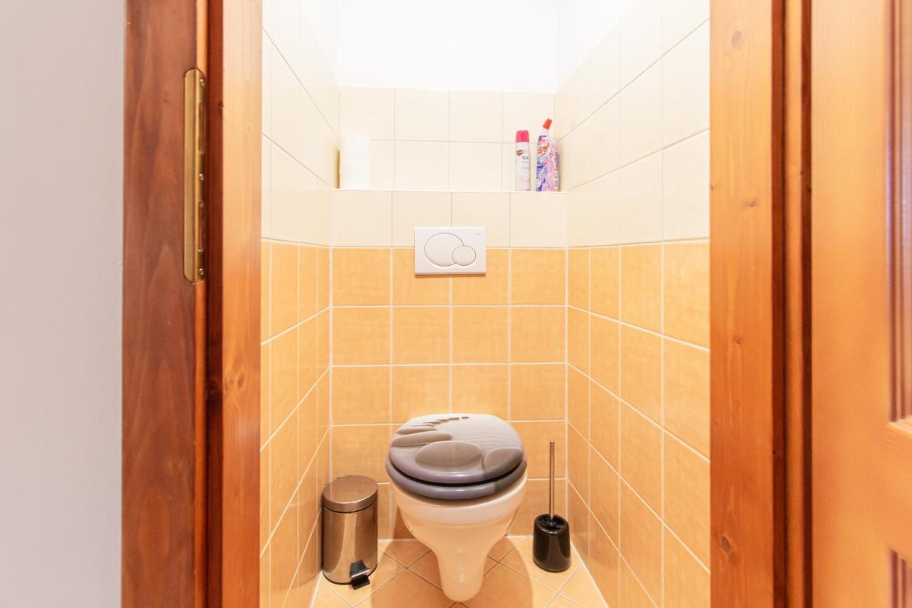 Viky'S Apartment Дьёр Экстерьер фото