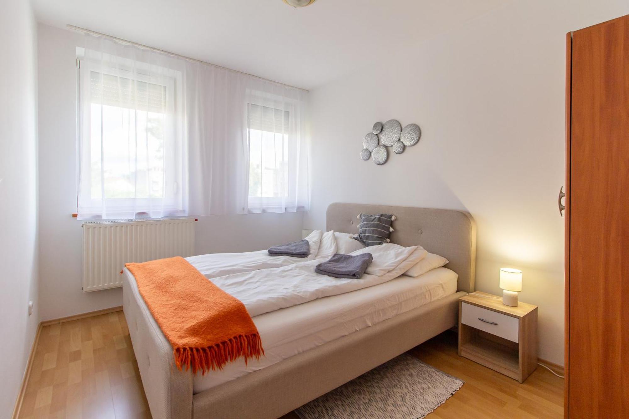 Viky'S Apartment Дьёр Экстерьер фото